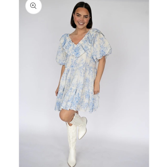 Dresses & Skirts - Floral Blue and White Dress